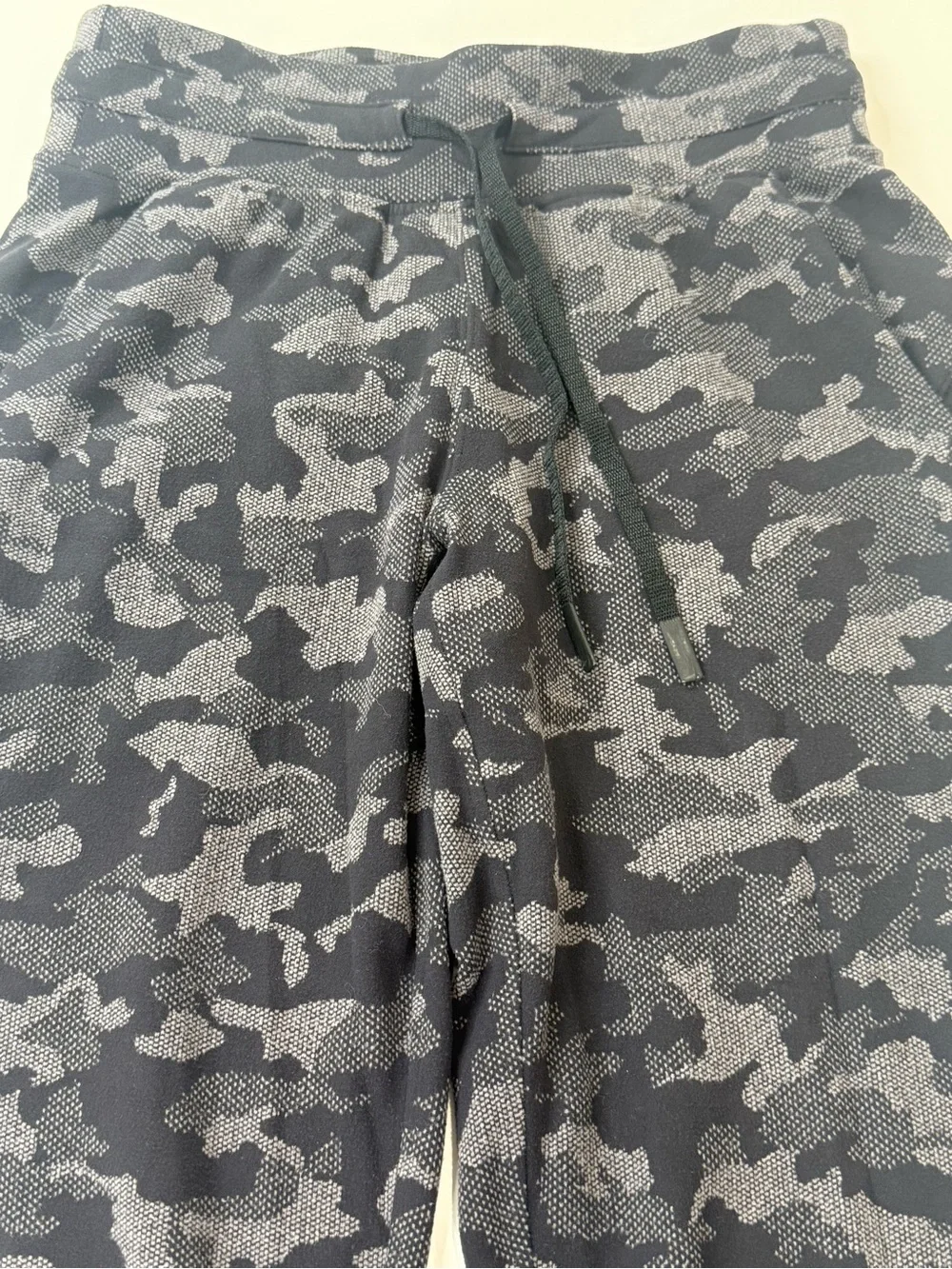 lululemon Ready to Rulu Jogger Black Gray Heritage Camo Print Size 4 Womens